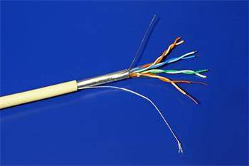 Kabel FTP kulatý, kat. 5e, Eca, 100m, drát, CCA