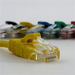 Netrack patch kabel RJ45, s litou ochranou, Cat 5e UTP, 0.25m žlutý