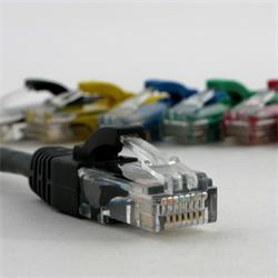 Netrack patch kabel RJ45, s litou ochranou, Cat 5e UTP, 7 m černý