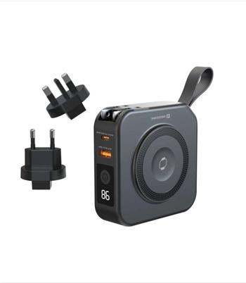SWISSTEN POWER BANK ALL-IN-ONE PRO S VYMĚNITELNÝMI VIDLICEMI (USA, EU, UK) 10000 mAh 20W ČERNÁ